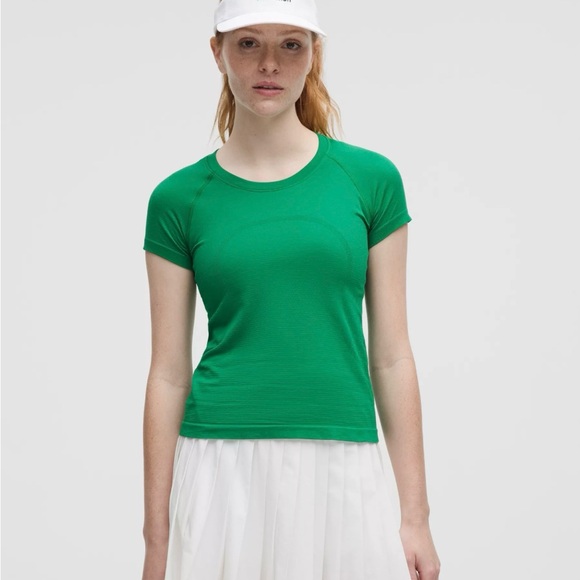 Swiftly Tech Kelly Green Short-Sleeve Shirt - Picture 1 of 4